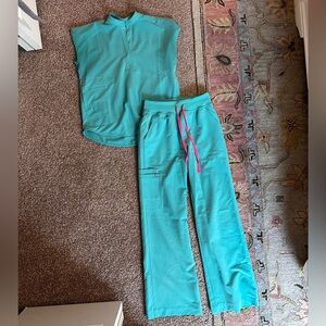 FIGS Surgical green Rafaela top XXS & high waisted isabel wide leg pant XS
